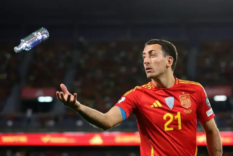 V体育在线官网-TA独家:FIFA世界杯期间不许球迷带水瓶进场,引发巨大争议